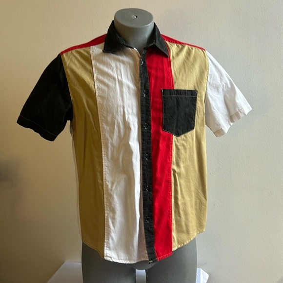 Urban Outfitters Short Sleeve Button Down Shirt Medium - Picture 7 of 7